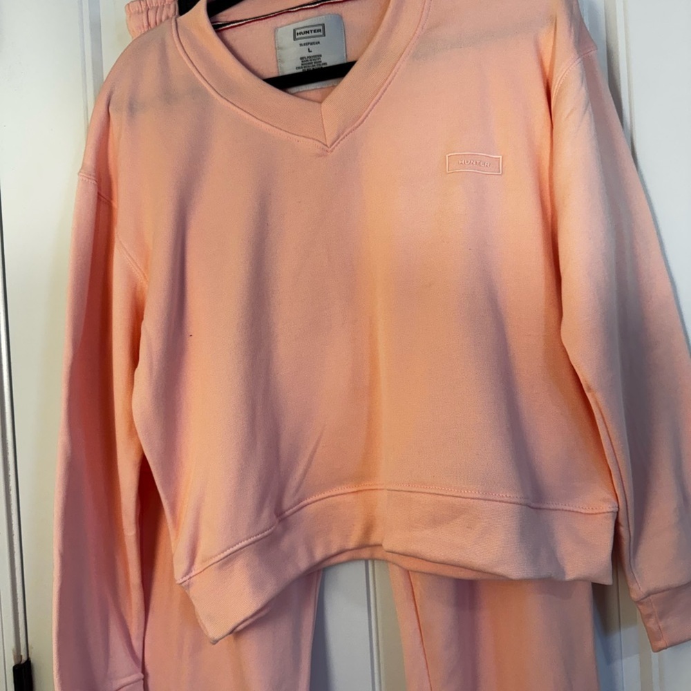 Hunter Women's Pajama/Lounge Set V-neck Cropped Top & Matching Cargo Pants NWOT - Picture 2 of 11
